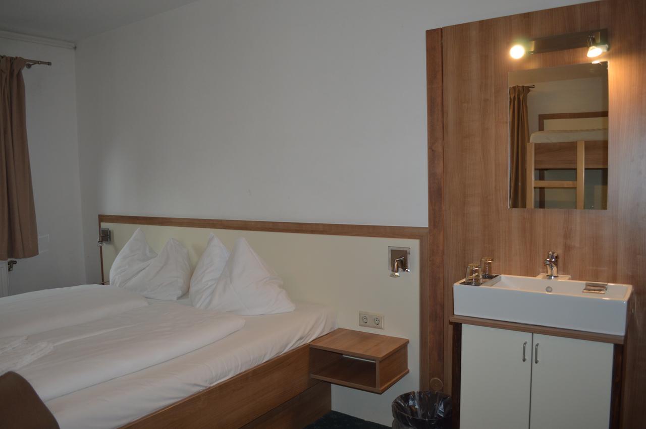 Jaeger Guesthouse أنينهايم المظهر الخارجي الصورة
